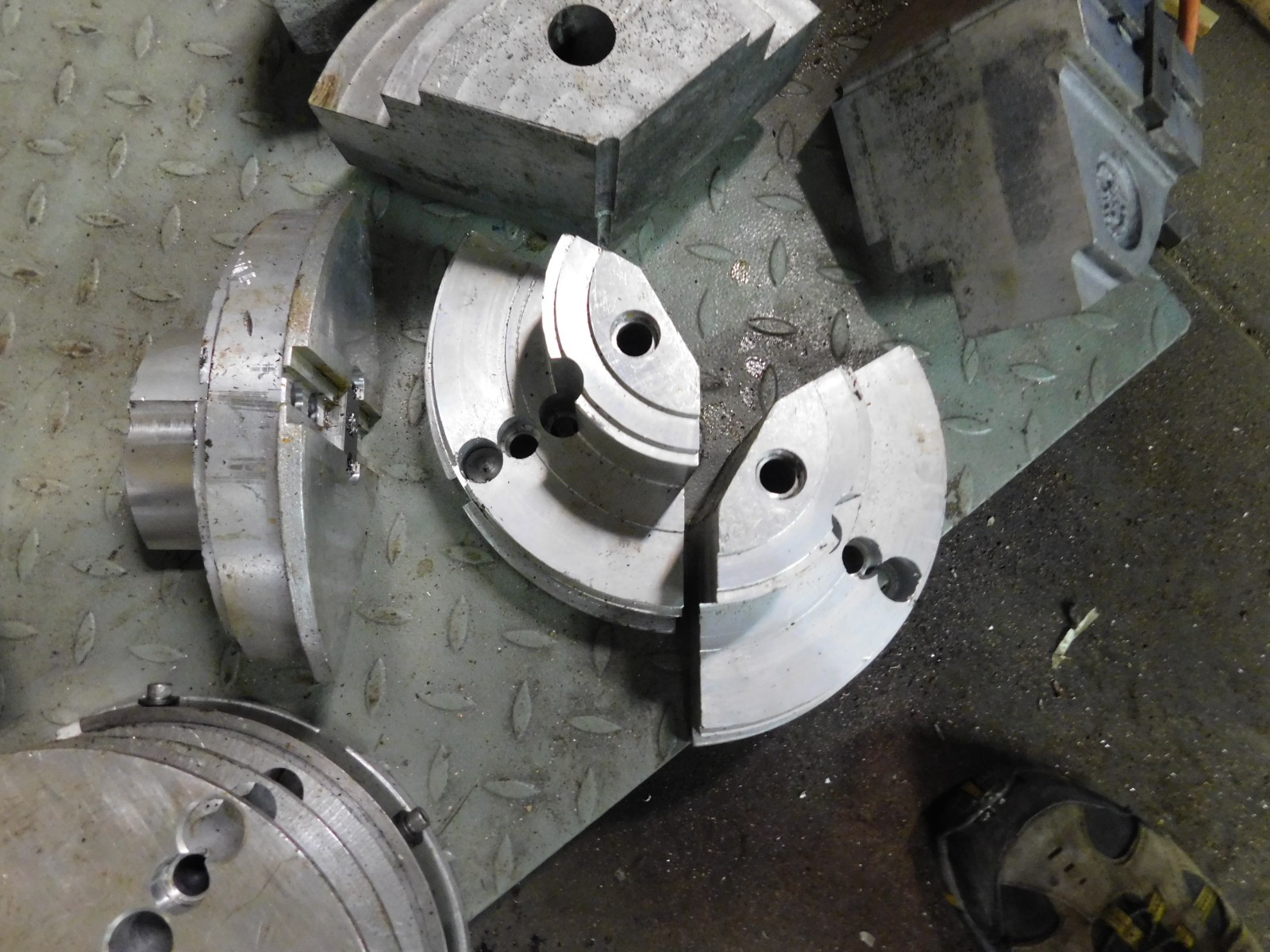 NBK Super Thin Round 3 Jaw Chuck