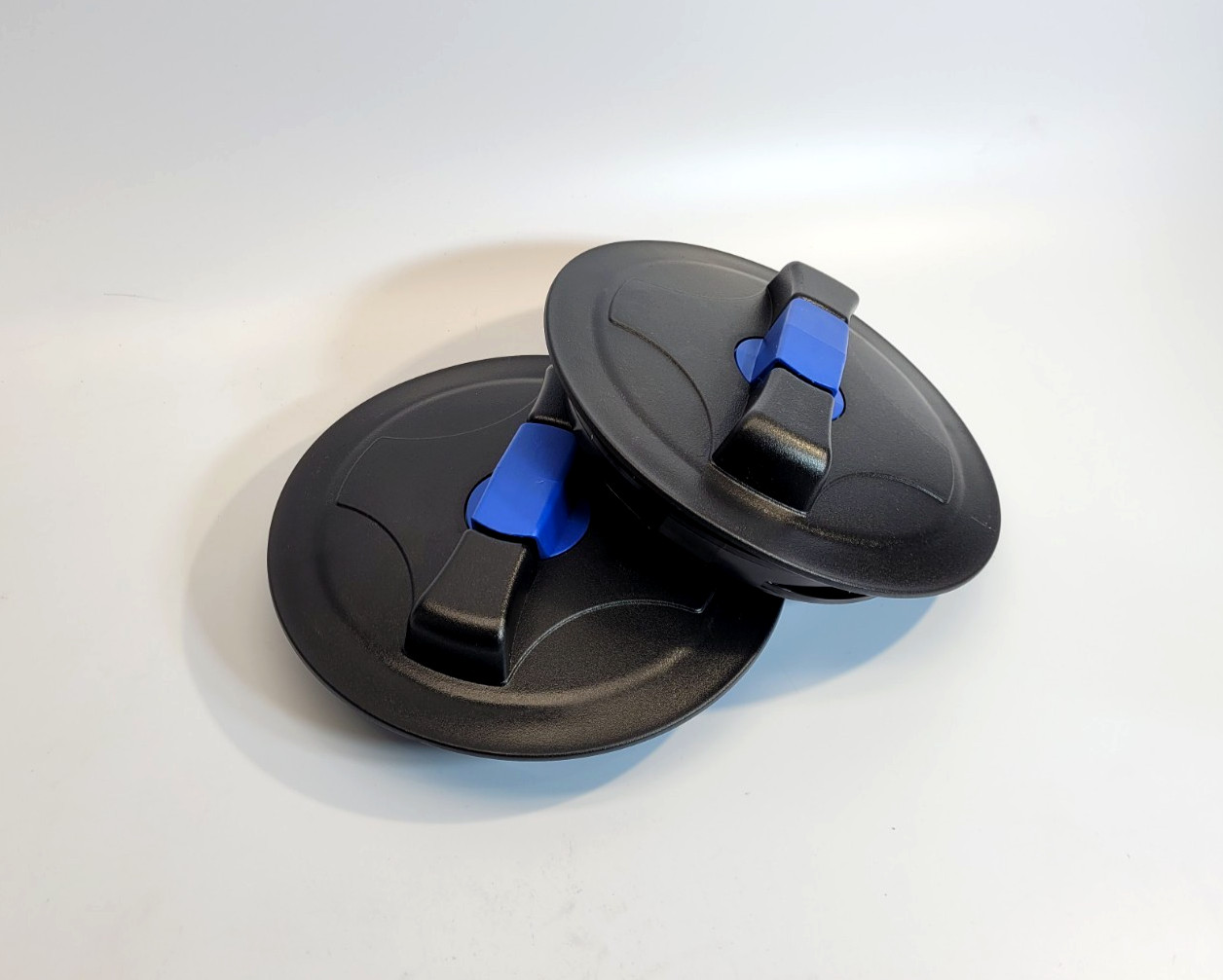 2pc. 8″ Lid with blue snap-in vent, fits Norwesco tanks after 2008
