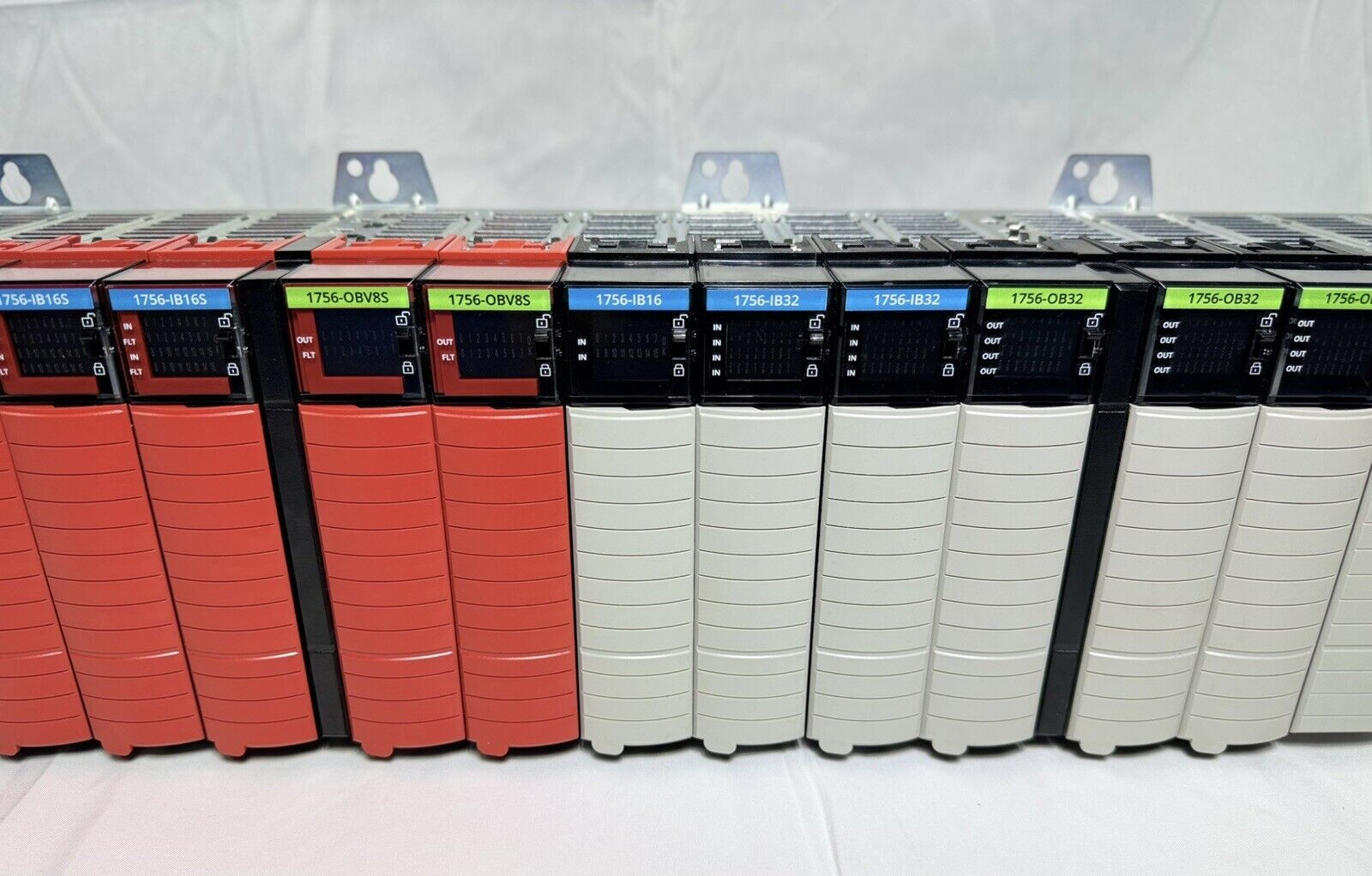 Allen-Bradley 1756-L83ES GuardLogix 5580 PLC w/ 1756-IB16S 1756-OBV8S