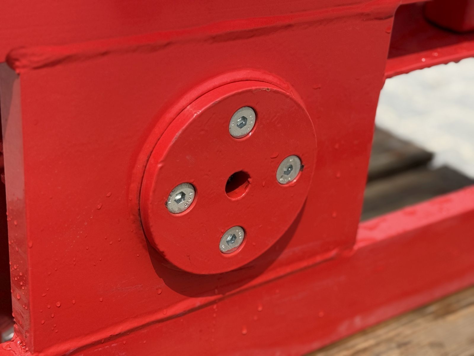 Crate turning device for forklift with holding arm FEM2 ISO2 pallet turner lathe