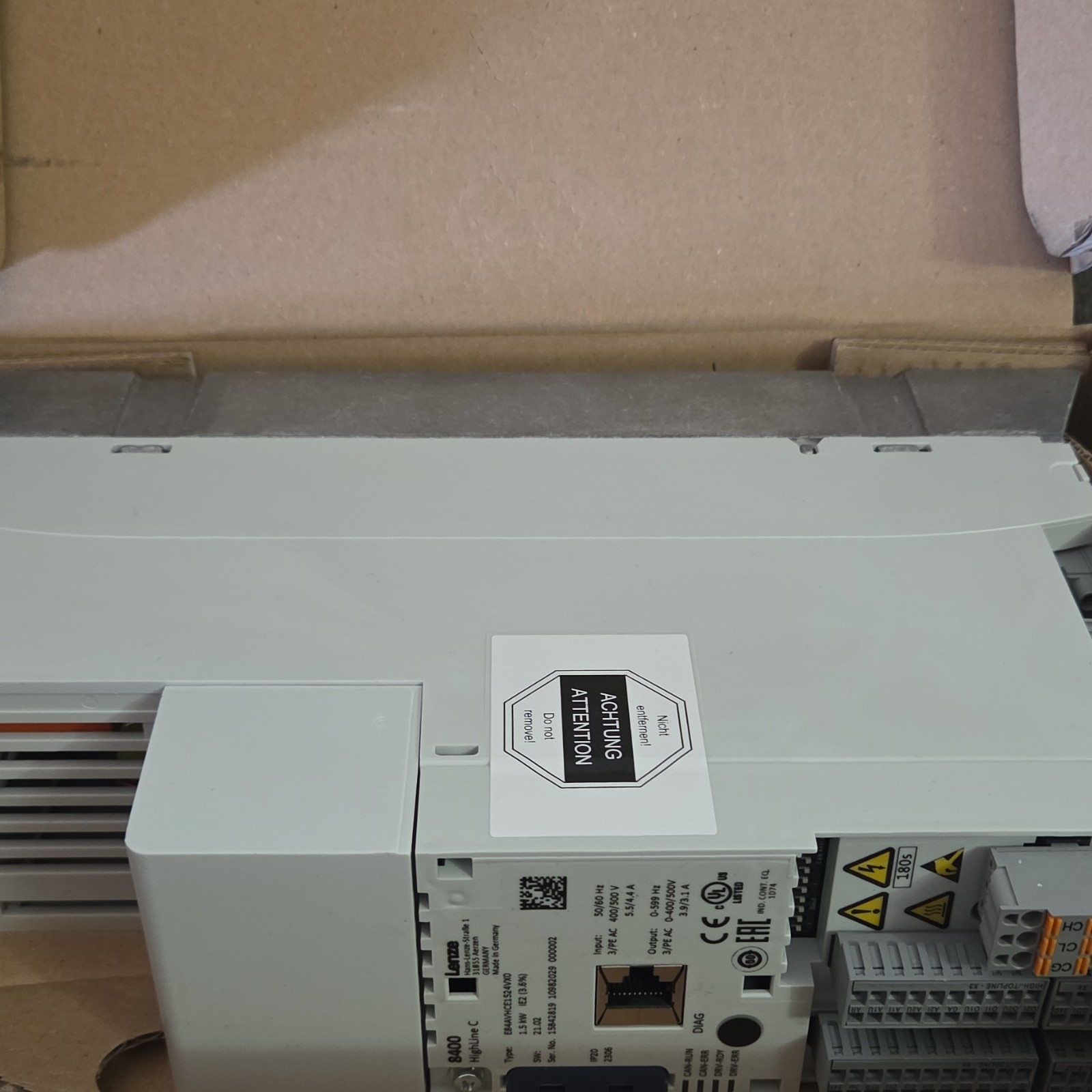 Lenze 8400 Inverter Drive E84AVHCE1524VX0 1.5 kW 2 HP 400/500V 3-Phase