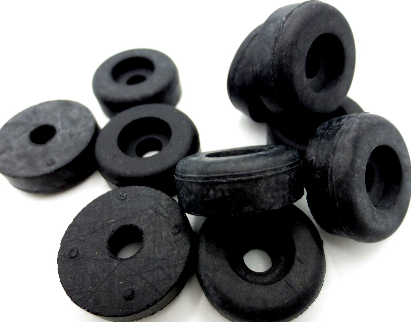 Screw on Rubber Bumper Pad Feet Fit 3/16″ #10 Screw Hole, Has 3/4″ Pad 1/4″ Tall