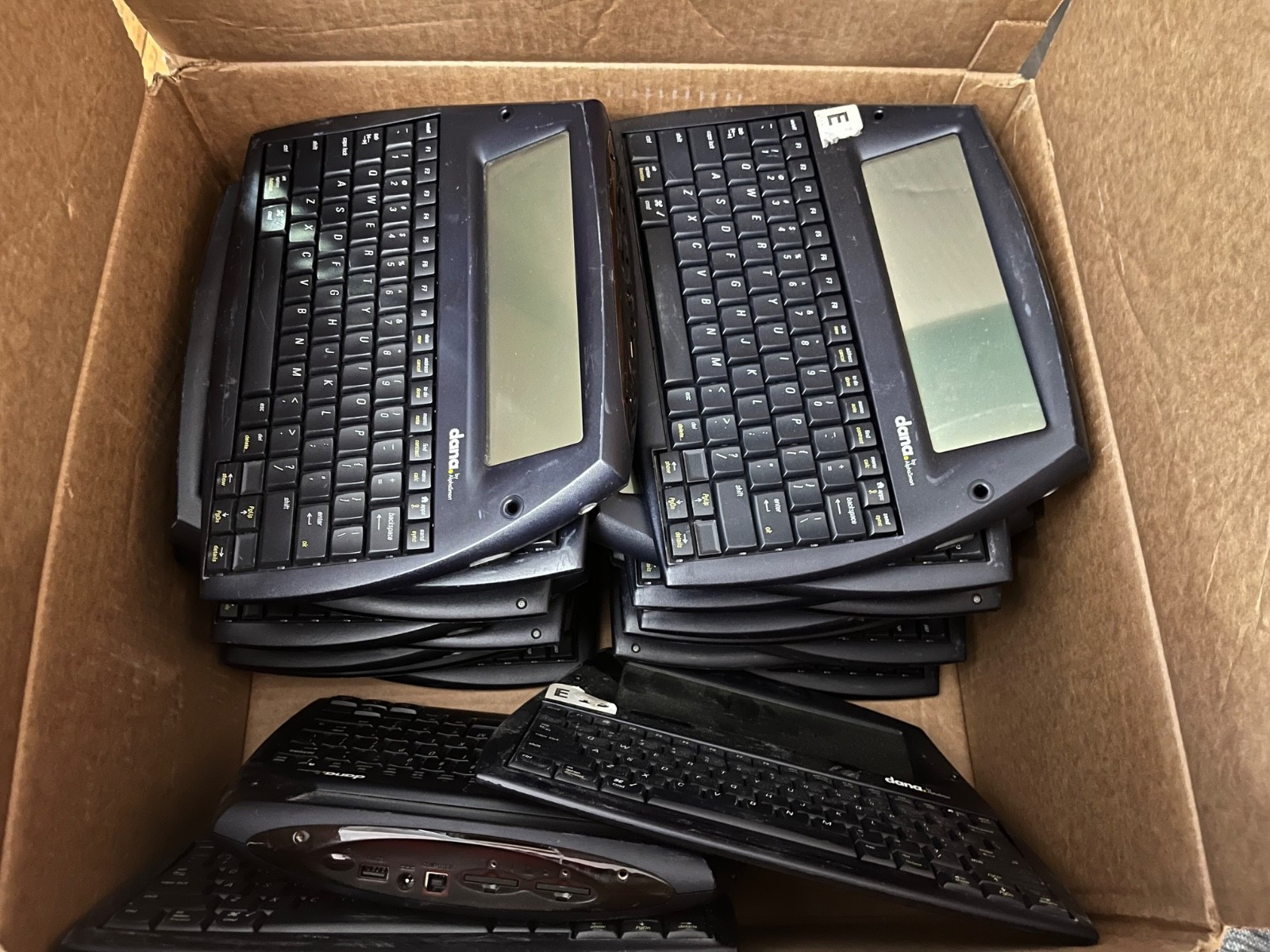 Dana by AlphaSmart Digital Typewriter Word Processor-NO STYLUS-NO POWER CABLE
