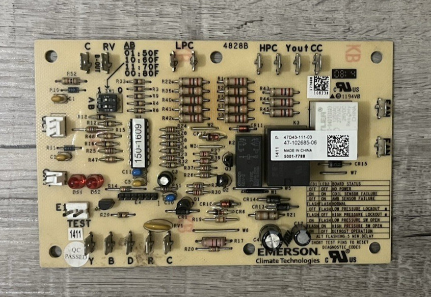 Emerson Rheem Control Board Defrost 47-102685-06 4828B 47D43-111-03