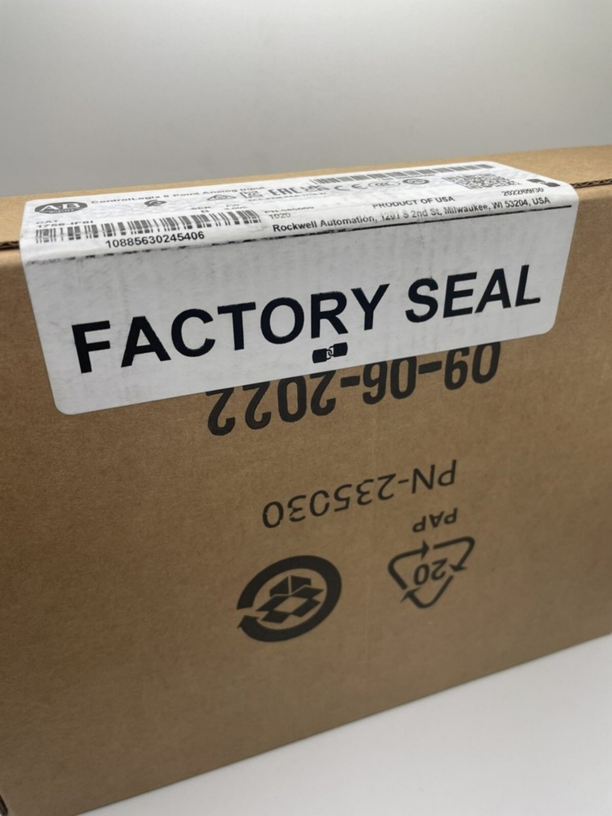 New in Box AB 1756-IF8I/B ControlLogix 8 Point Analog Input 1756IF8I serB US 1PC