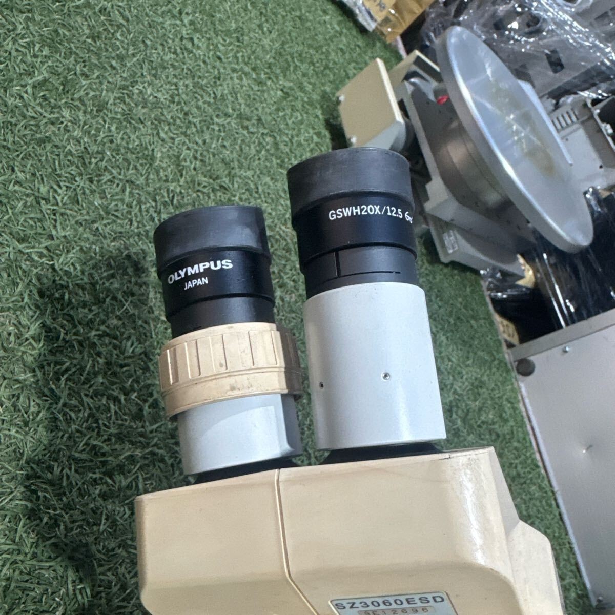 Olympus SZ3060ESD Stereo Microscope Head SZ-STB1 Stand GSWH20X 12.5 Eyepiece