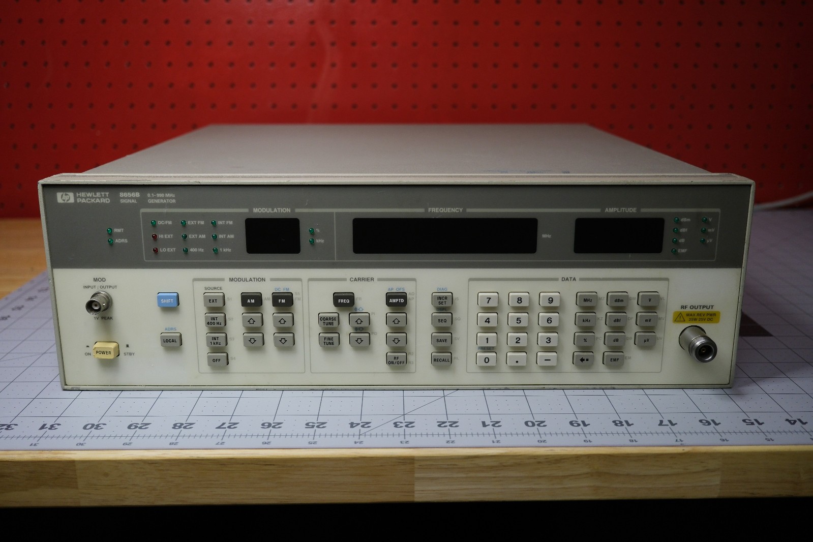Hewlett Packard HP Agilent 8656B 0.1-990 MHz Signal Generator