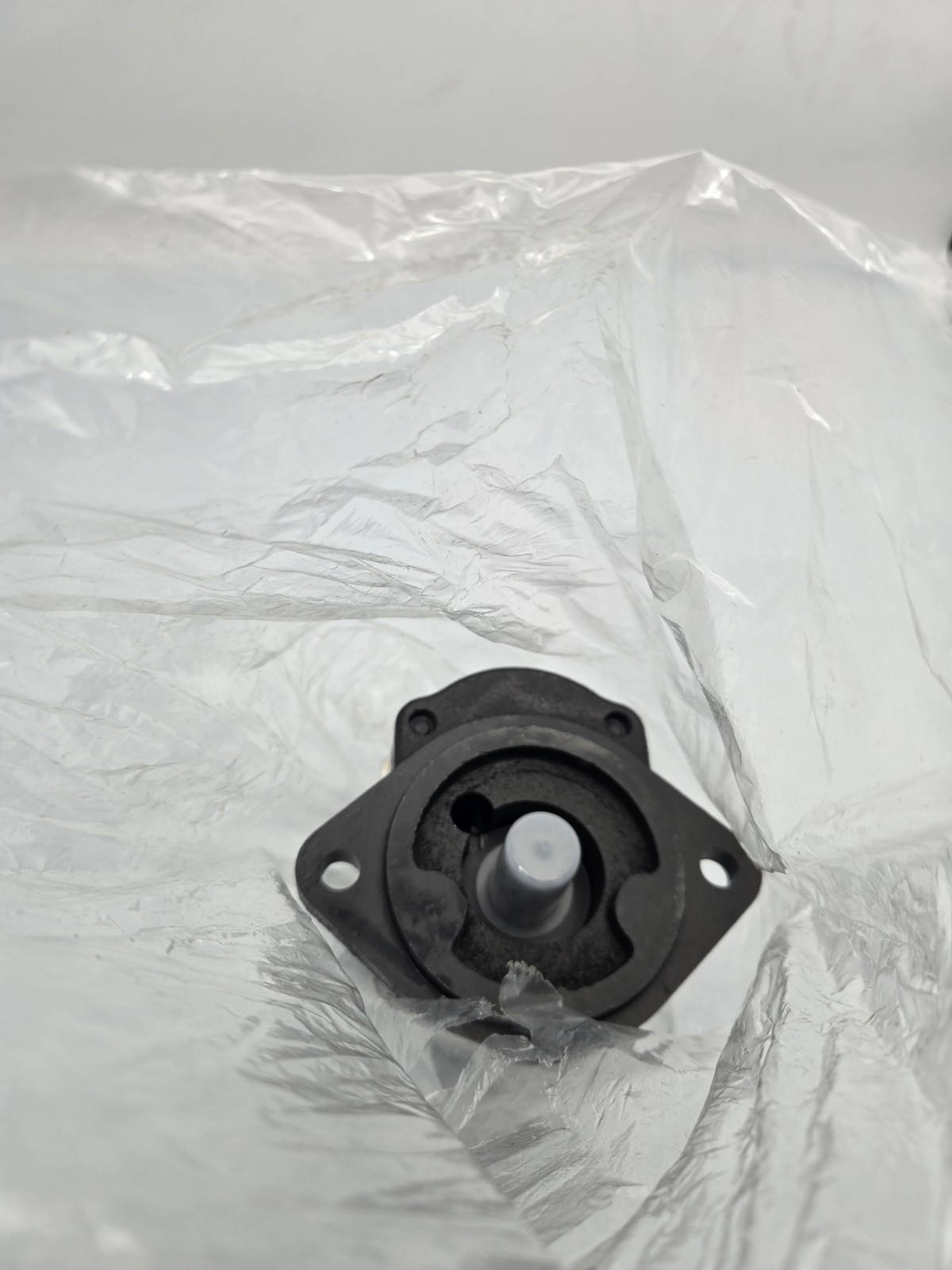 Hydraulic Gear Pump 6672051 550136836 6672513 For Bobcat 763 763G 773 751