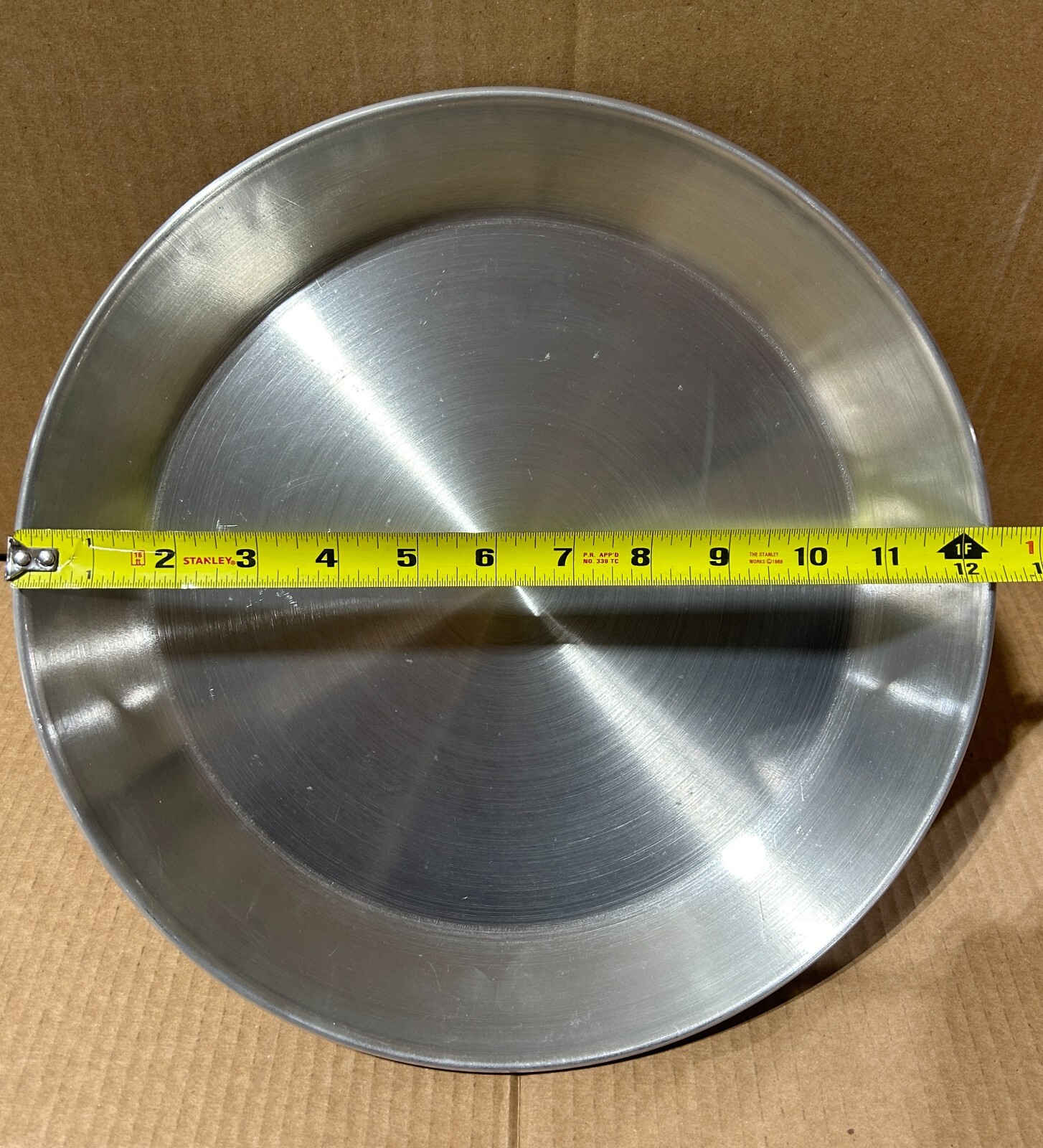 Winco ASFT-12 12″ Diameter Brushed Aluminum Seafood Tray