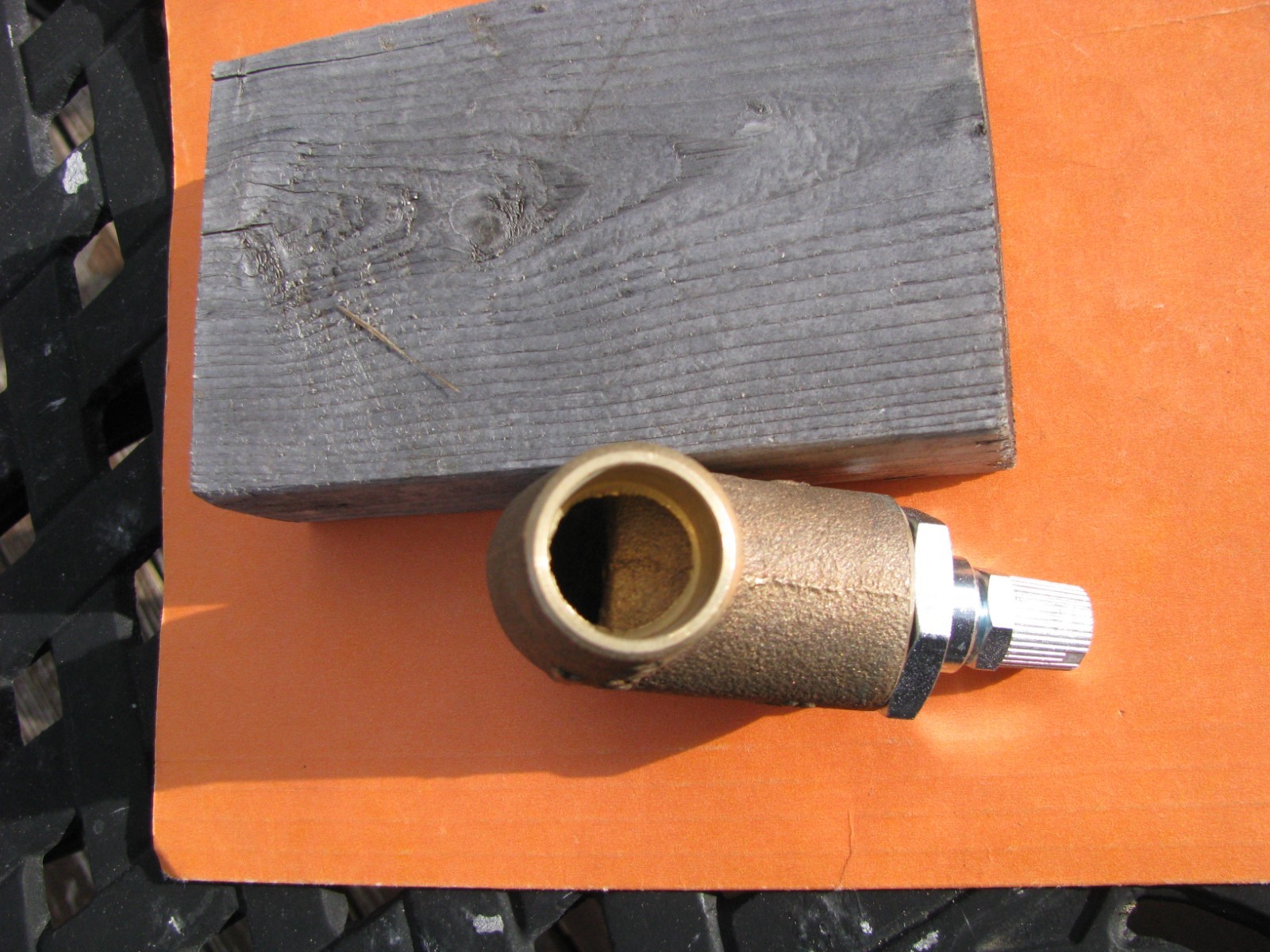 Brand New – TACO 219-4 Bronze Horizontal Sweat-Chek