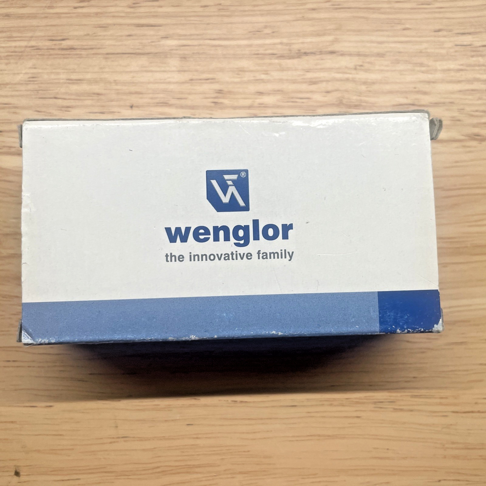 Wenglor OHD202A0103 Reflex Sensor Background Suppression 200mm Range New