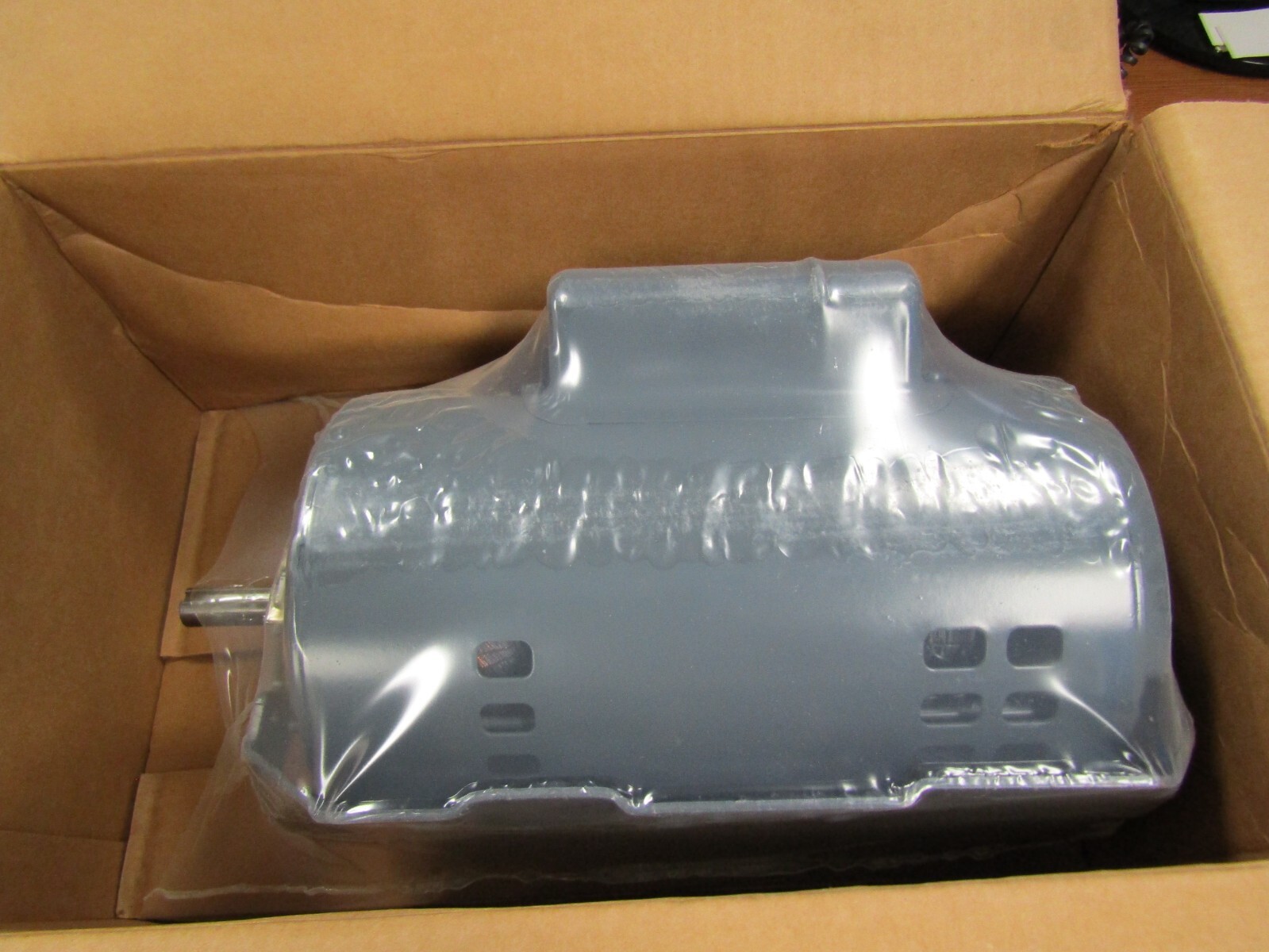 👀 NEW GE GENERAL ELECTRIC 1-1/2 HP AC MOTOR 1425 RPM 220V 56H FR 1Ø 5KC49ZG748T
