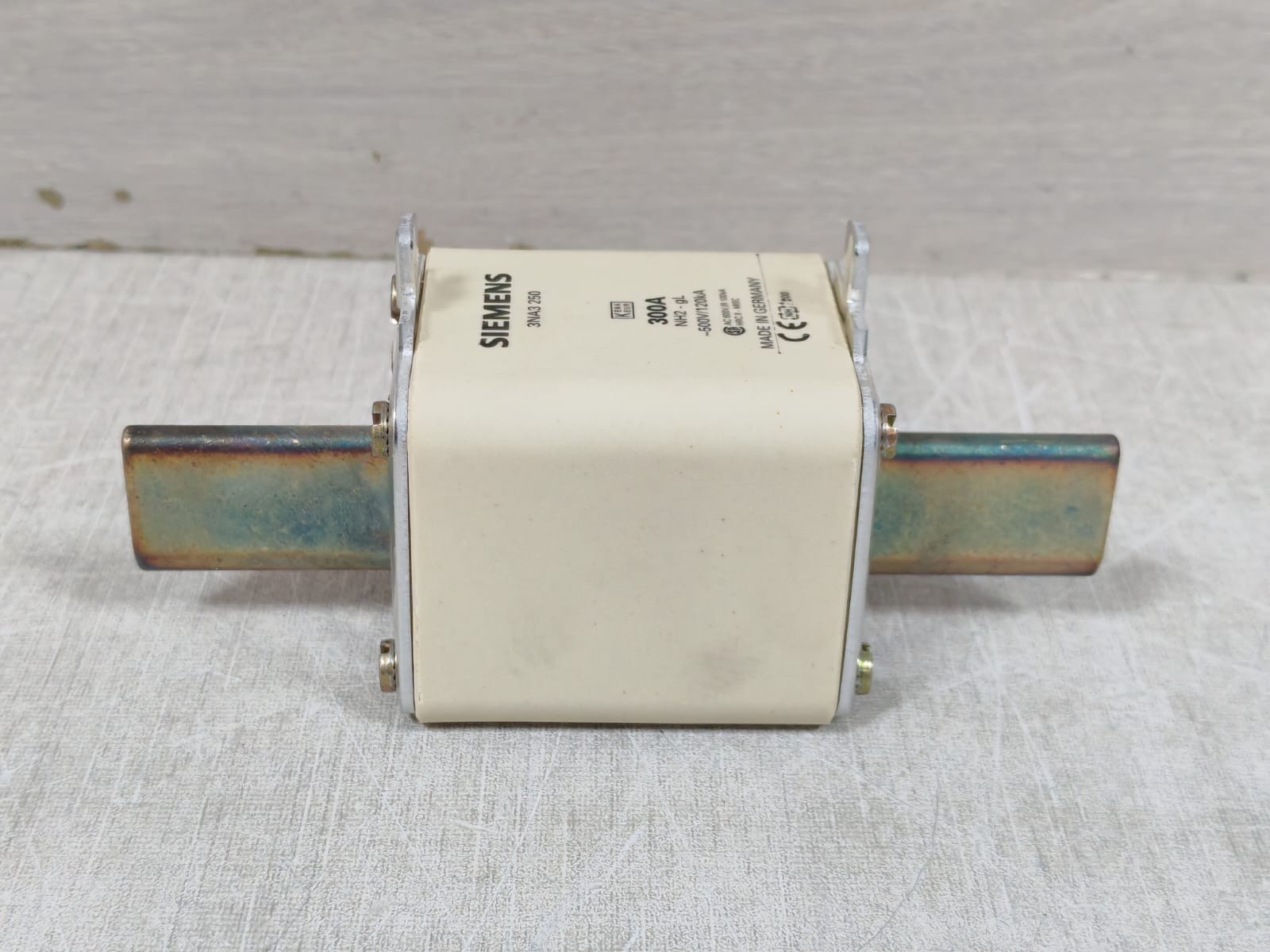 LOT 2PCS SIEMENS 3NA3250 500V 300A LV-HRC-FUSE LINKS