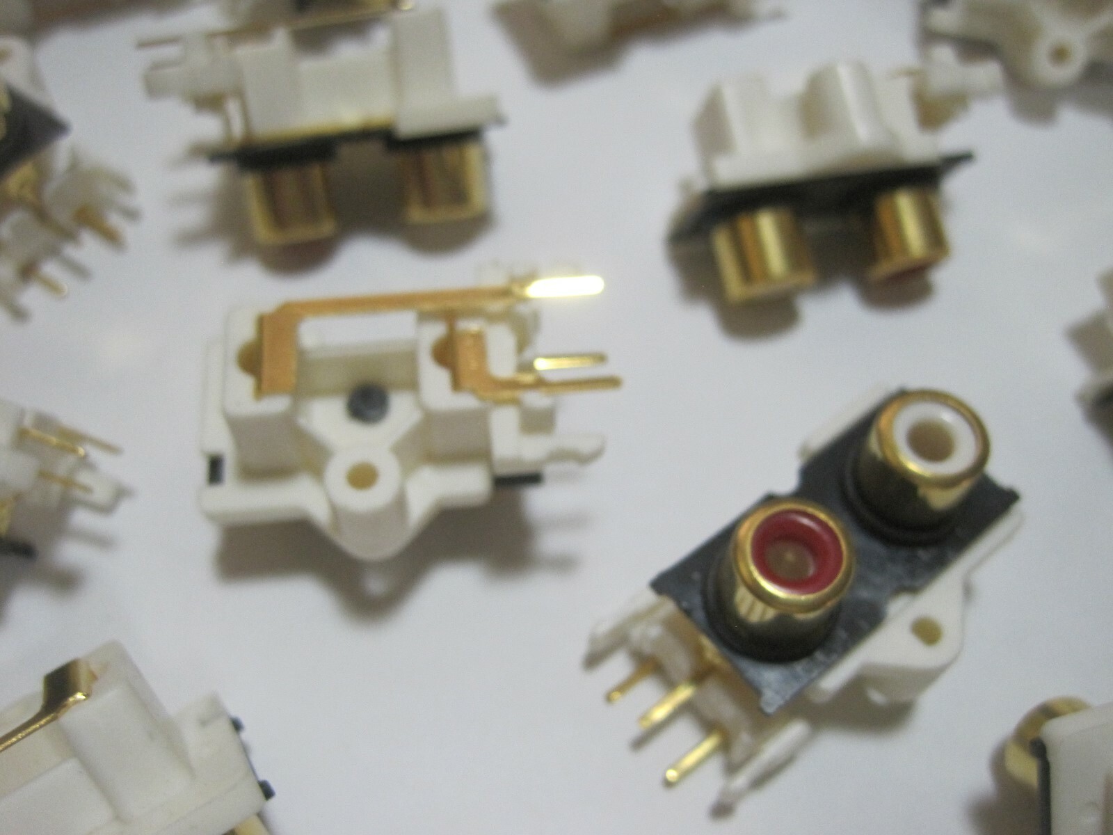 25 Qty PCB Mounting Socket Gold Plated RCA Female Jack Temple Star RL-1416-2G