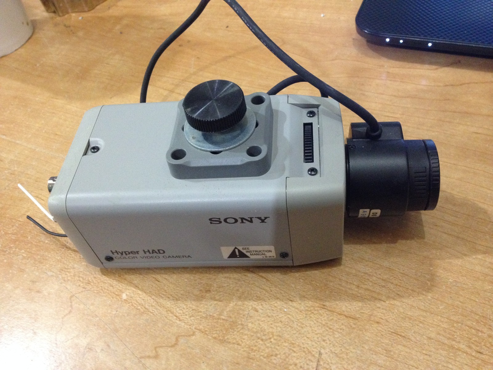 SONY HYPER HAD COLOR VIDEO CAMER SSC-C104 W/LENS COSMICAR/PENTAX + hardware(WL1)