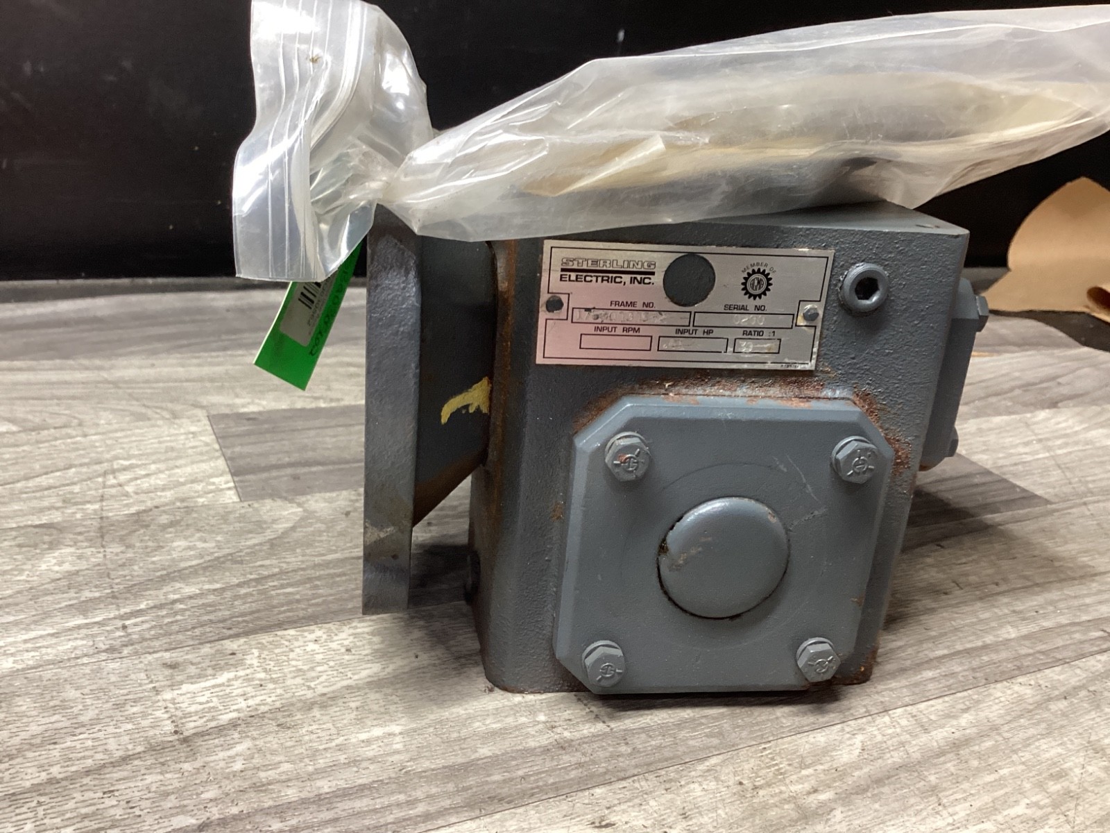 Sterling 175BQ030562 Gear Reducer RATIO 30 INPUT HP .61 #108H104PR8*ML