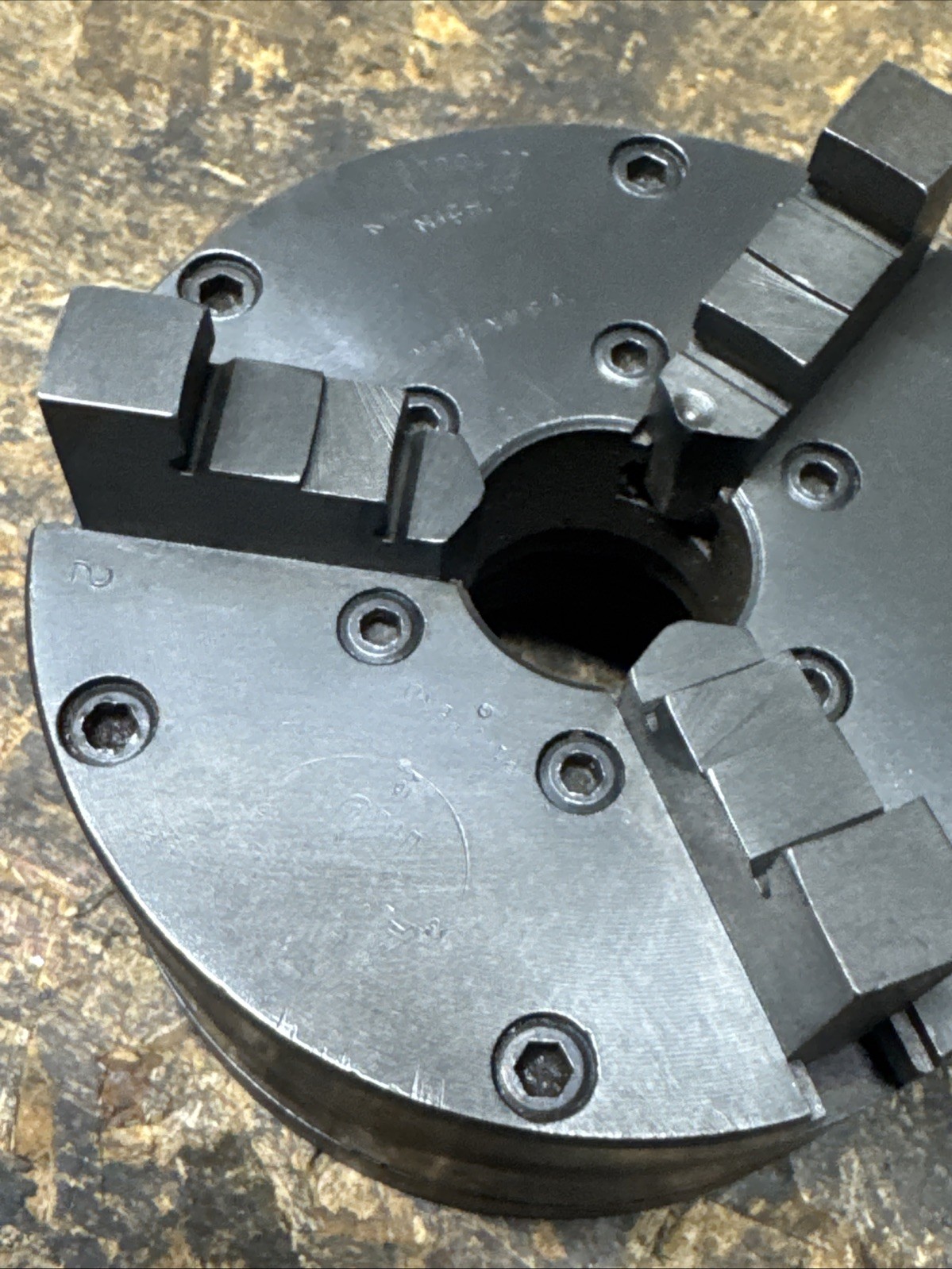 4″ BUCK 3 JAW ADJUST-TRU CHUCK 1 3/4-8 TPI
