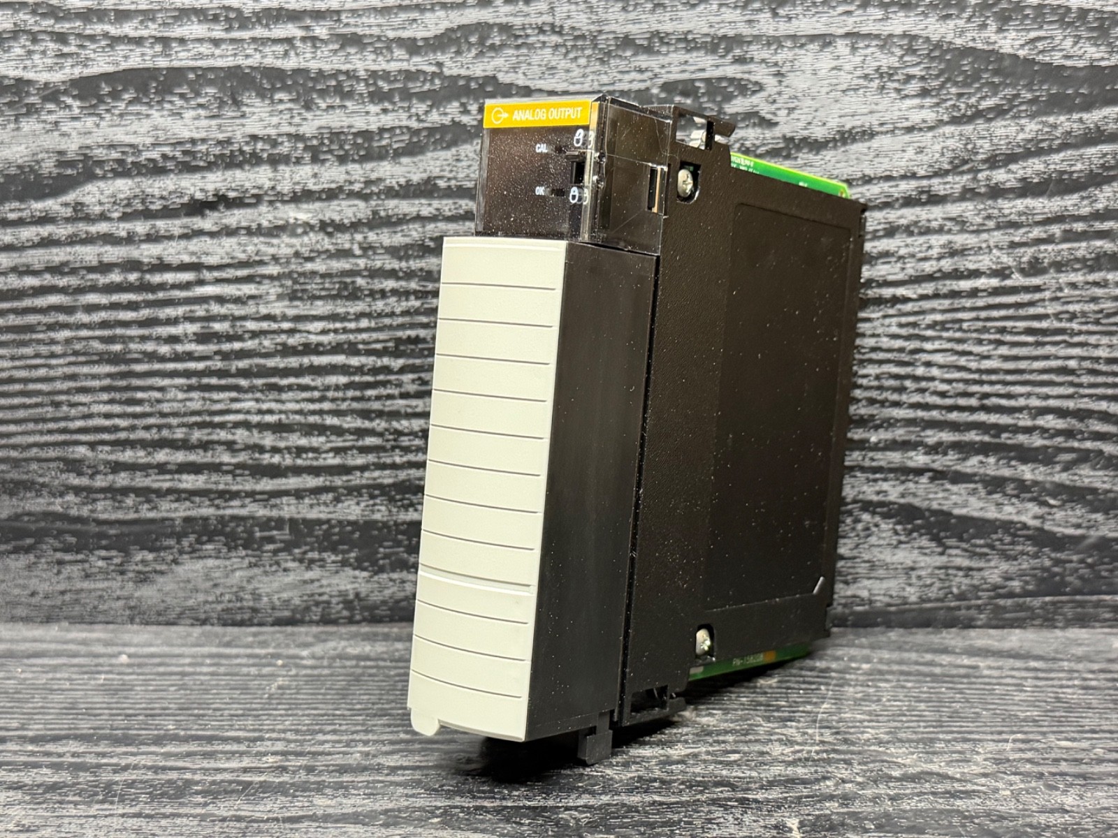 Allen Bradley 1756-OF8 1756-0F8 TBSH TBE ControlLogix Output Module Analog 8 Pt