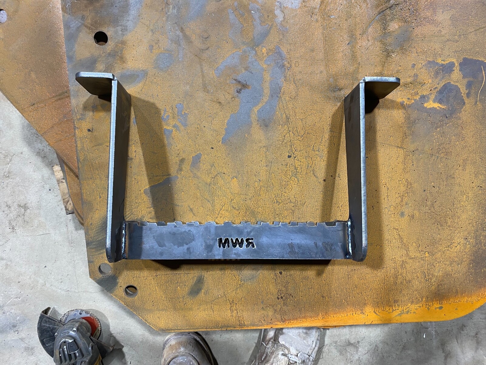 RWM Universal Brand New Weld-On 9″drop step 4pc kit Raw Steel Step 1/4″ Thick