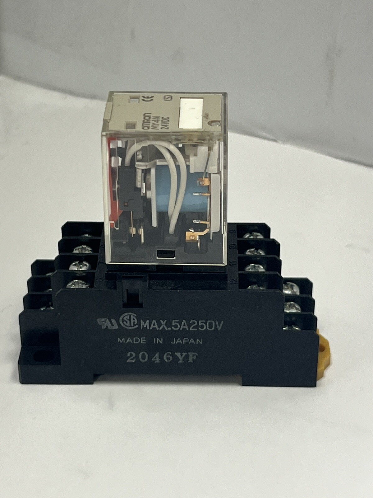 (1) Omron MY4N 24VDC Cube Relay with Socket Base 2046YF