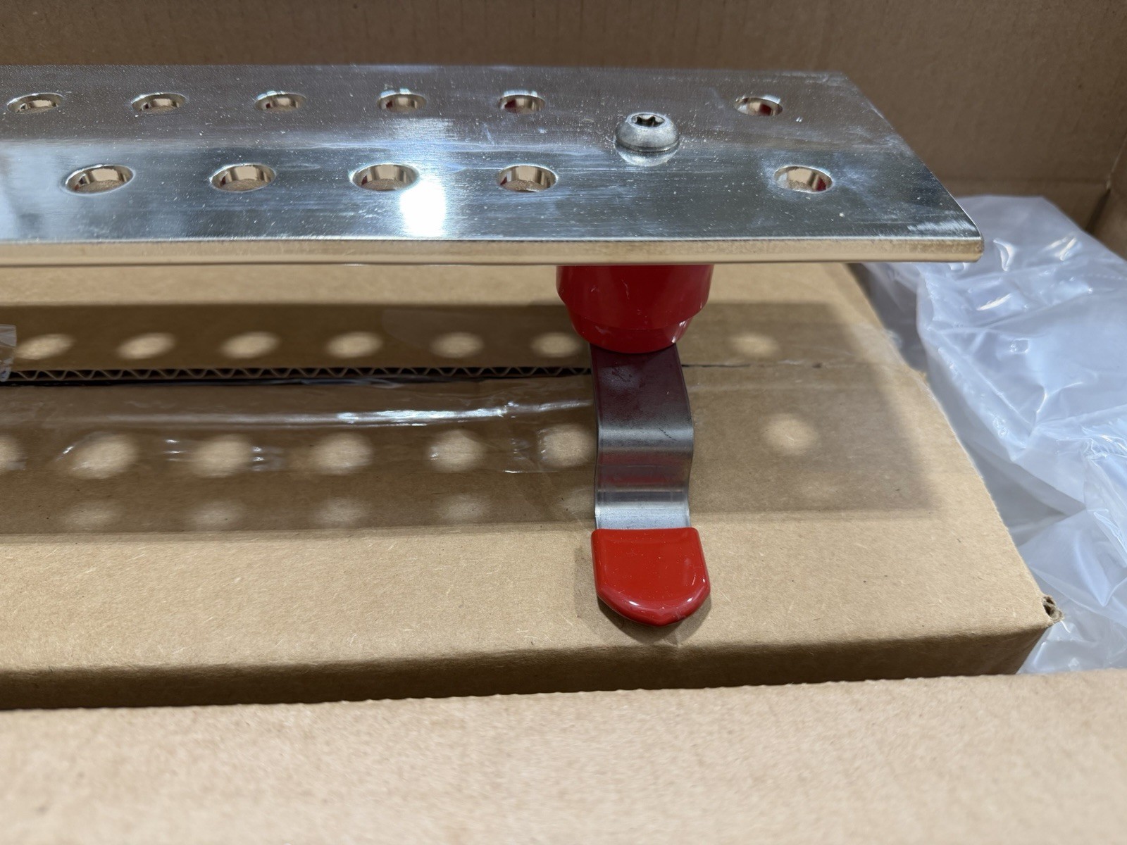 Panduit GB4N0016TPI-1, Tin Plated Ground Bar,24IN LG, 16 POS.