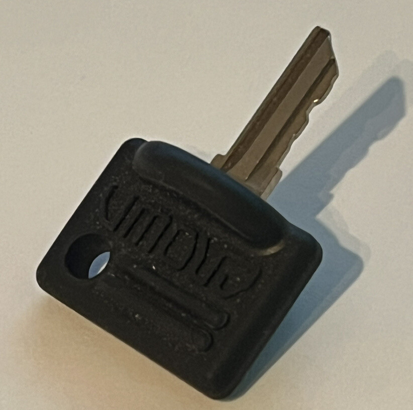 Key for CROWN IGNITION KEY PART # 107151-001