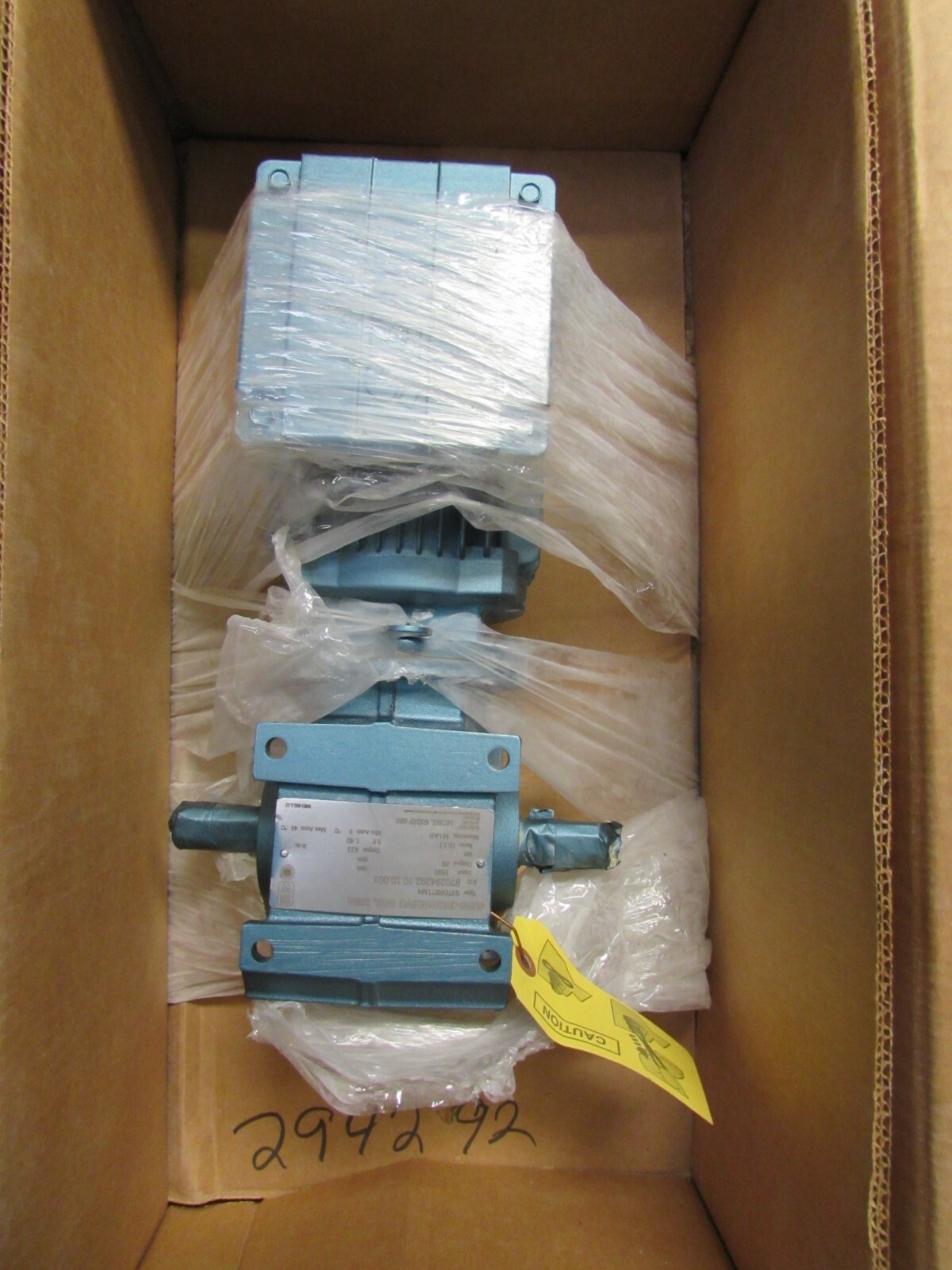 SEW EURODRIVE S37DRS71M4 3.4HP 88RPM DUAL OUTPUT 433in-lbs 230/460V NEW IN BOX !