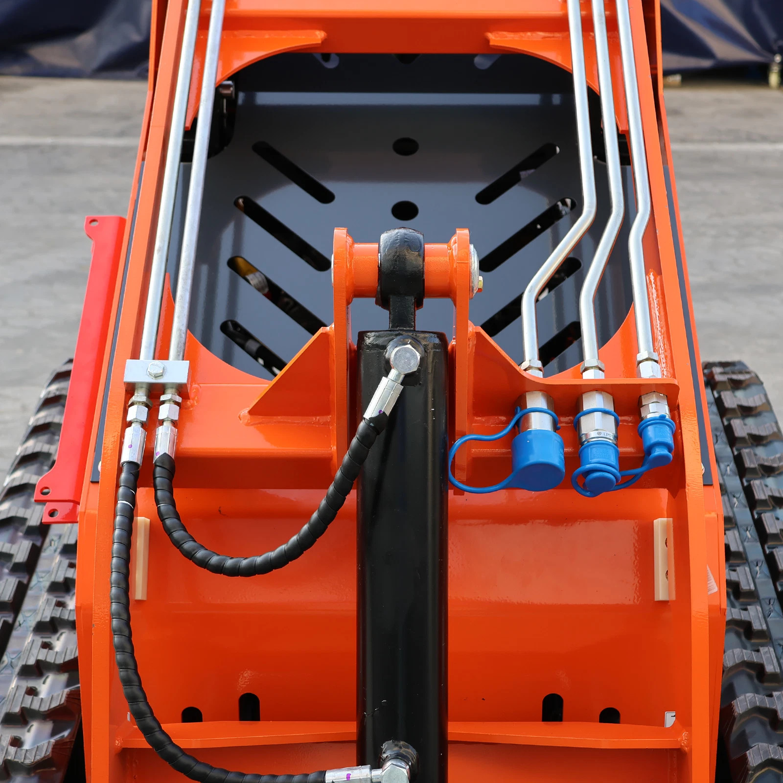 New 24HP Mini Skid Steer Loader 4-in-1 Bucket 3-Stage Pump Hydraulic System