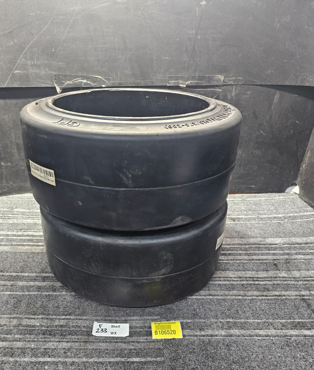 (QTY 2) Globe Star Smooth Press On Forklift Tire 16-1/4x7x11-1/4 (413/178-286)