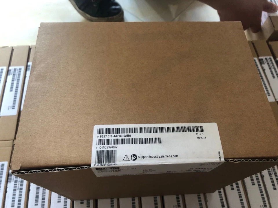 New Siemens 6ES7518-4AP00-0AB0 6ES75184AP000AB0 S7-1500 CPU 1518-4 PN/DP