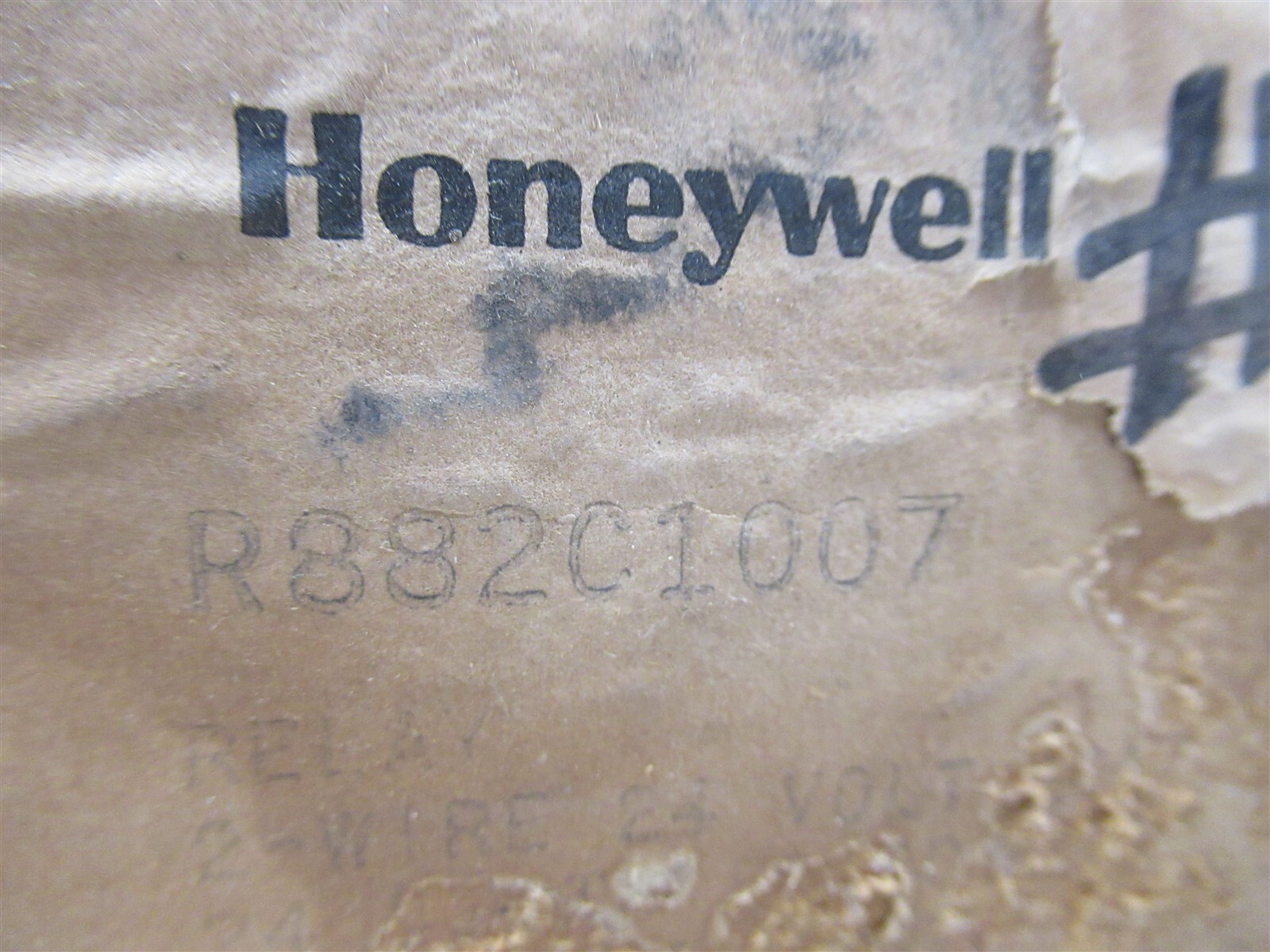 Honeywell R882C1007 Switching Relay NOS Unit with Box