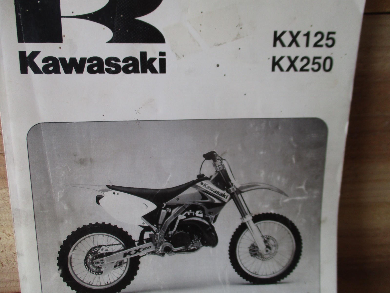 Kawasaki KX125 KX250 Motorcycle Service Manual 99924-1298-04