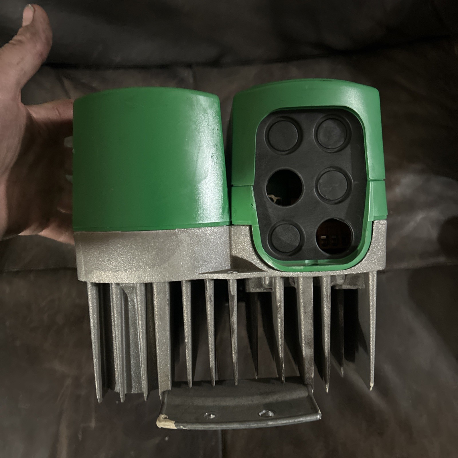 Emerson Control Techniques Nidec Unidrive UNI2401 5.5kW 7.5HP 380-480 VFD