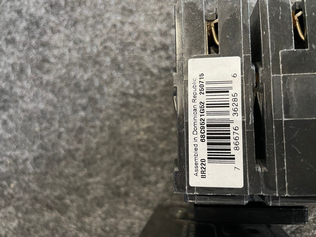 EATON BR220 BR Thermal Magnetic Circuit Breakers Qty 5