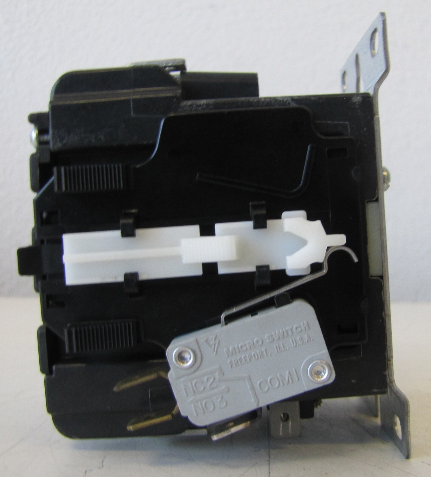Furnas 42CF35AFM 3 Pole 40 Amp Definite Purpose Controller Contactor with Switch
