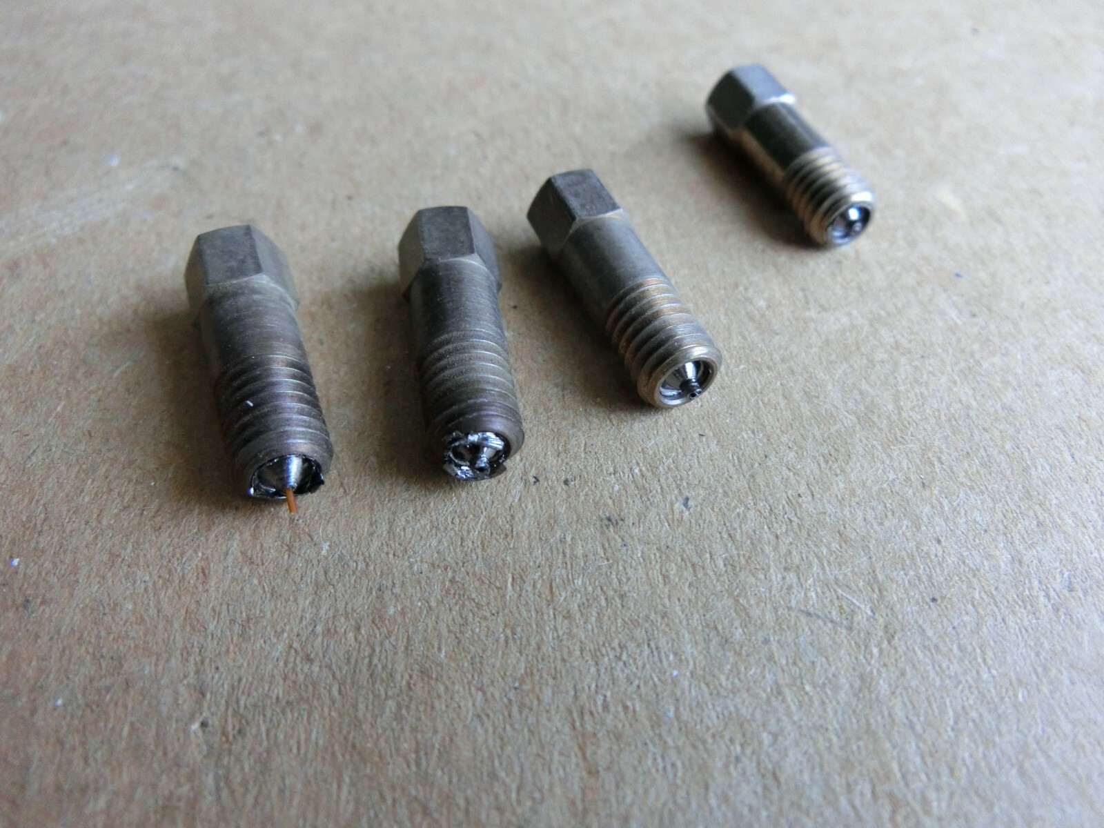 Agilent HP A Lot (4) of GC Capillary Column Nuts 5890 6850 6890 7820 7890