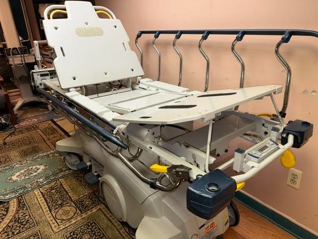Stryker 1027 big wheel stretcher