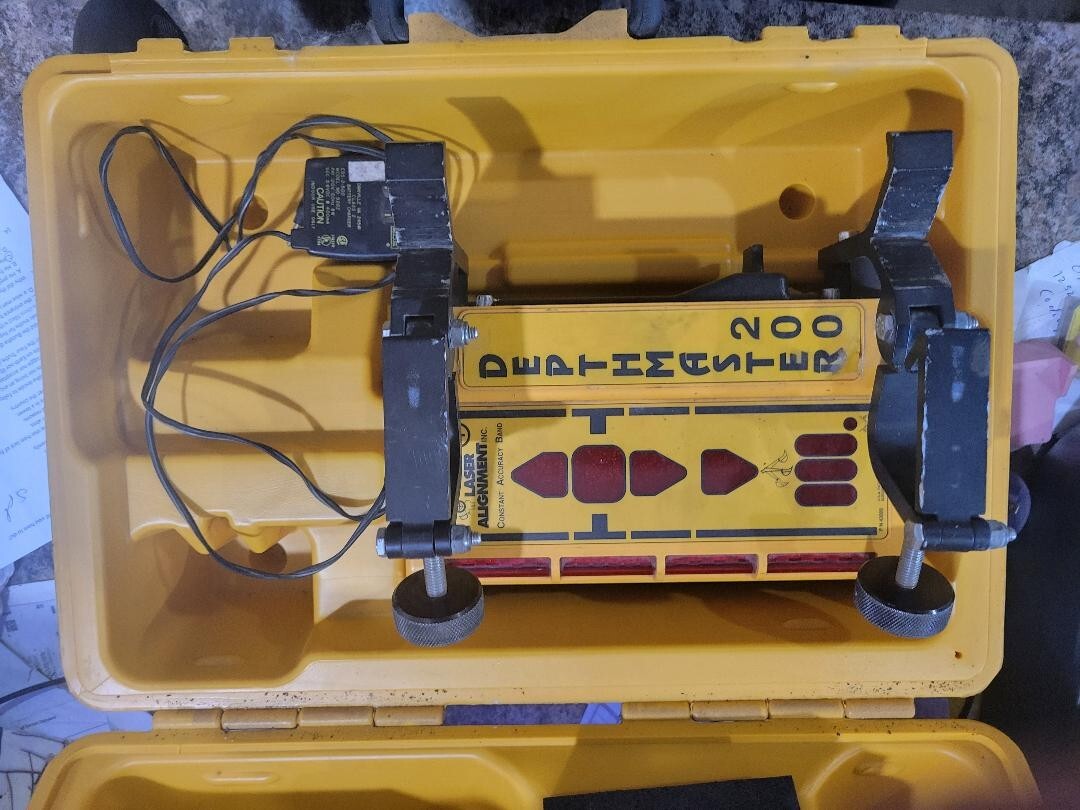 Depthmaster 200r Excavating Needs battery
