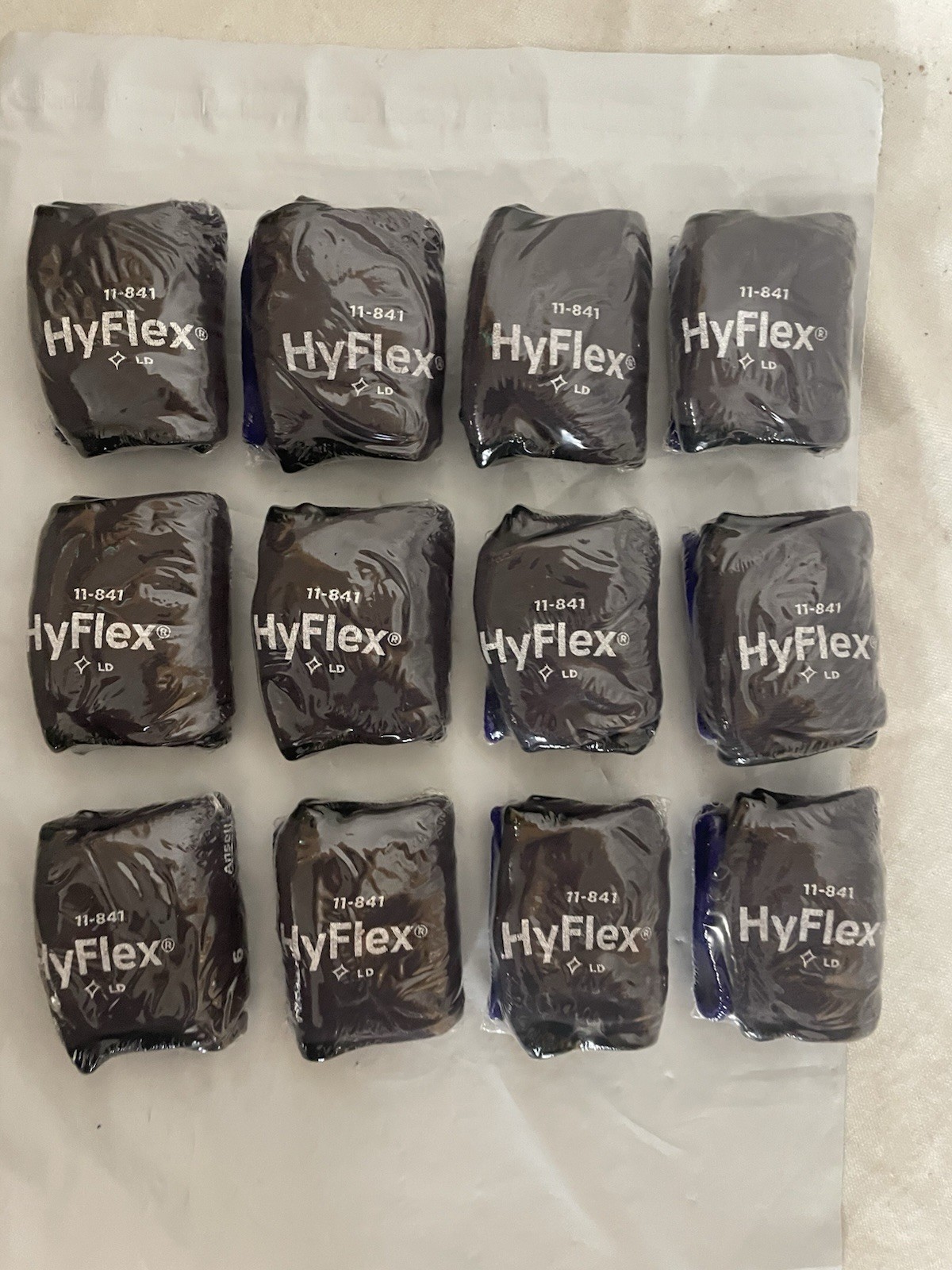 12 Pair Ansell HyFlex 11-841 Size 6 (Extra Small) Nitrile Foam Coated Gloves