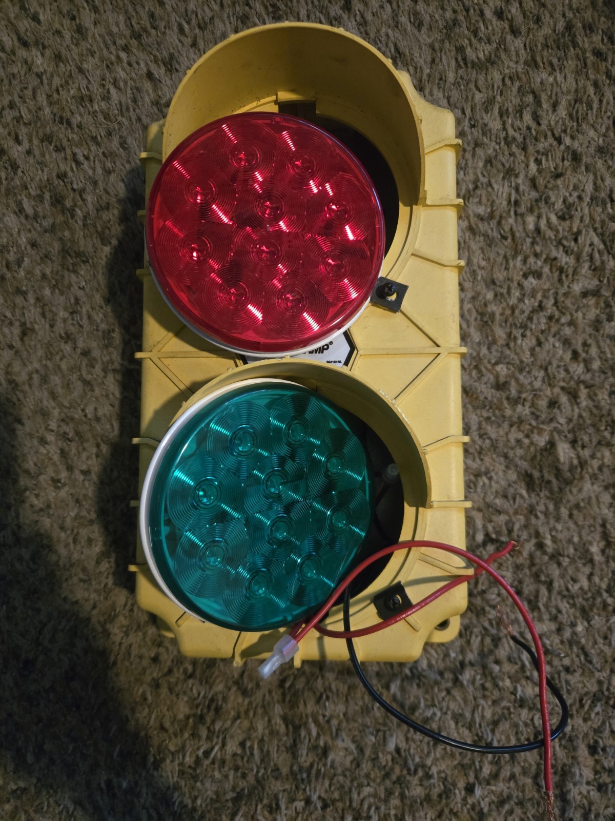 (2) Tri-Lite SG30-12RG red & Green Stop/Go Loading Dock Light