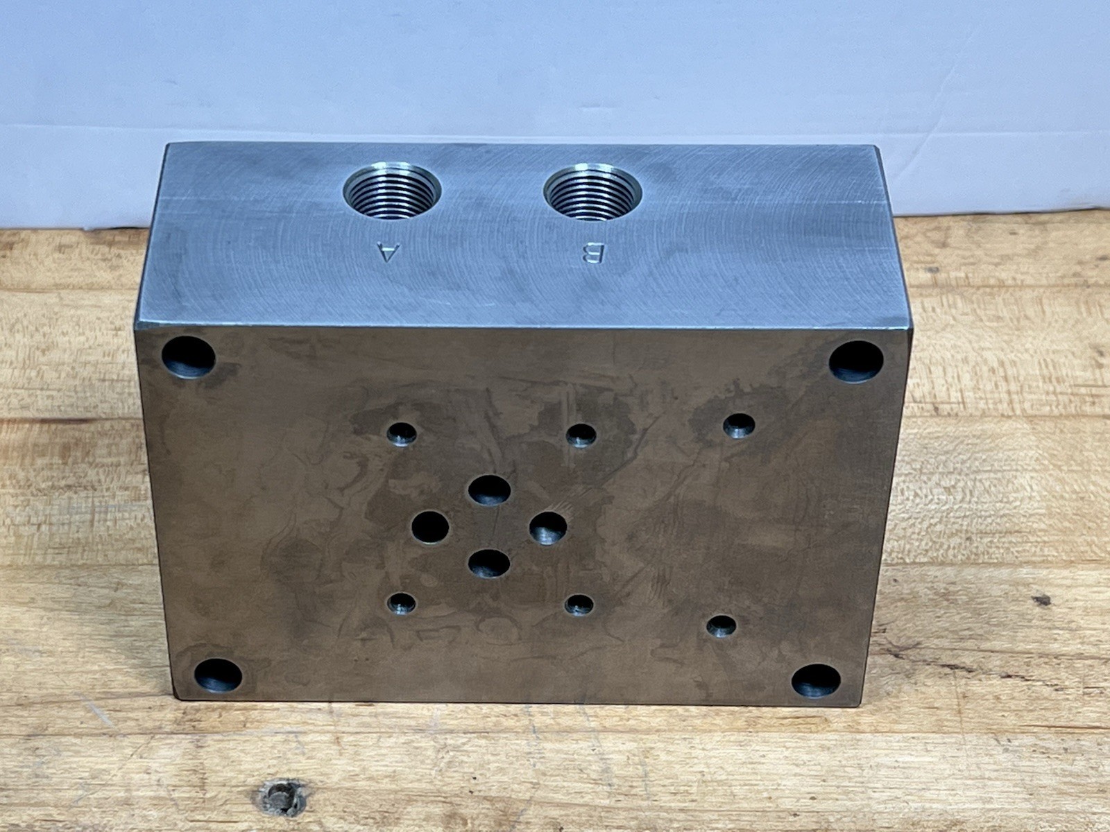 Toyo-Oki Hy-Tegra HMD-1-025-03T2 Hydraulic Valve Manifold – New