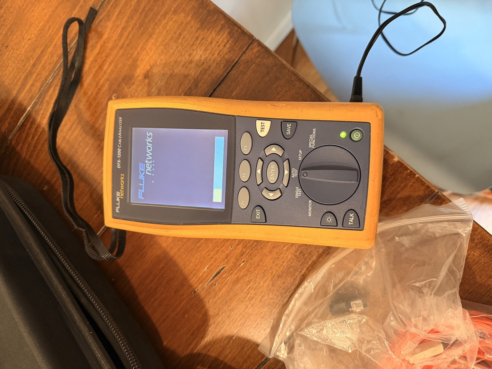FLUKE DTX-1200 CABLE ANALYZER KIT W ACCESSORIES (As Is) SHIPS FREE