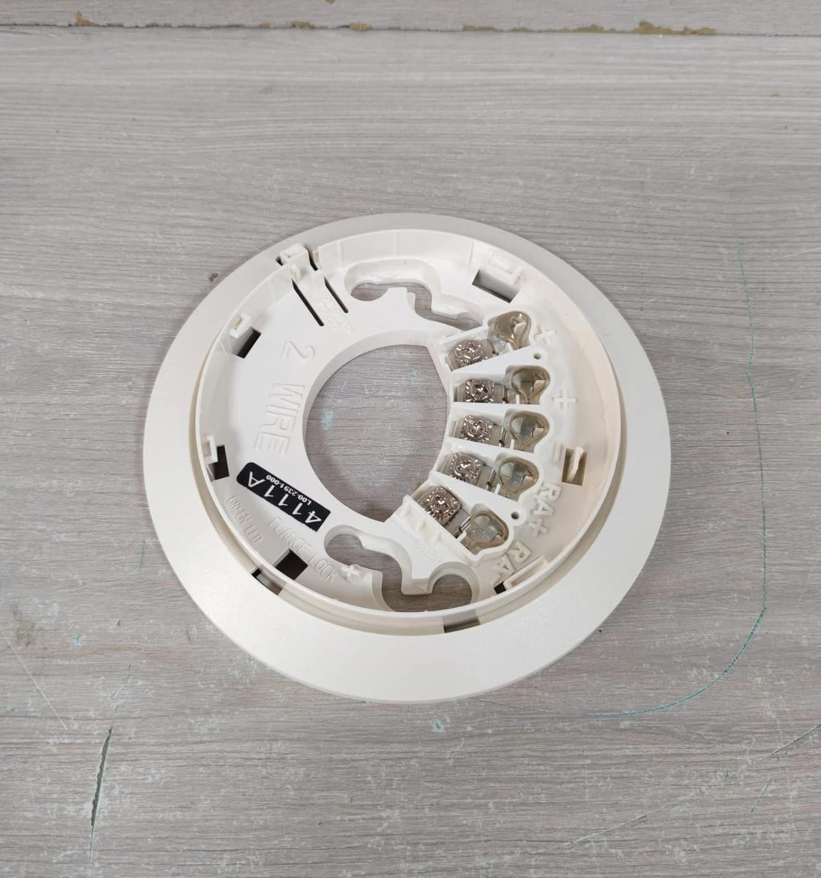 LOT 2PCS. SYSTEM SENSOR 2W-B 2WIRE PLUG-IN PHOTOELECTRIC W/ BASE SMOKE DETECTOR