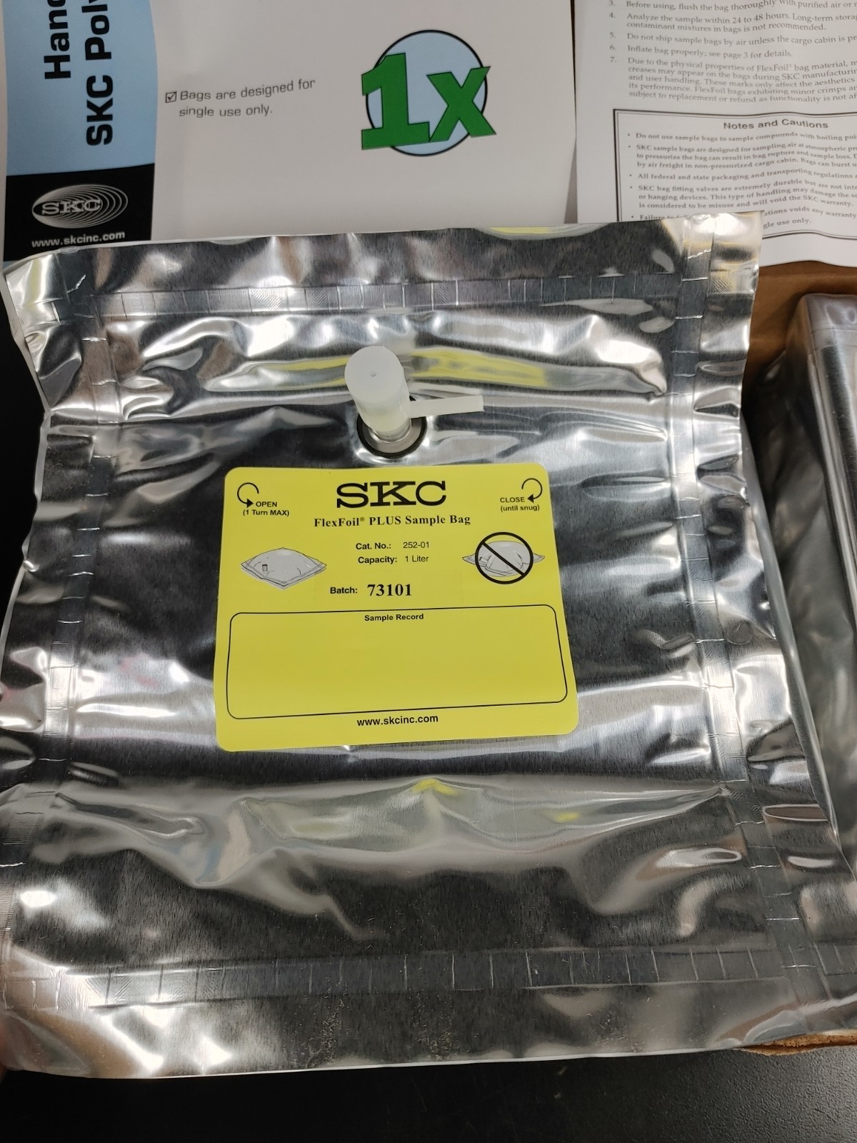 4 Box SKC 252 Series 1 Liter FlexFoil PLUS Sample Bag 252-01