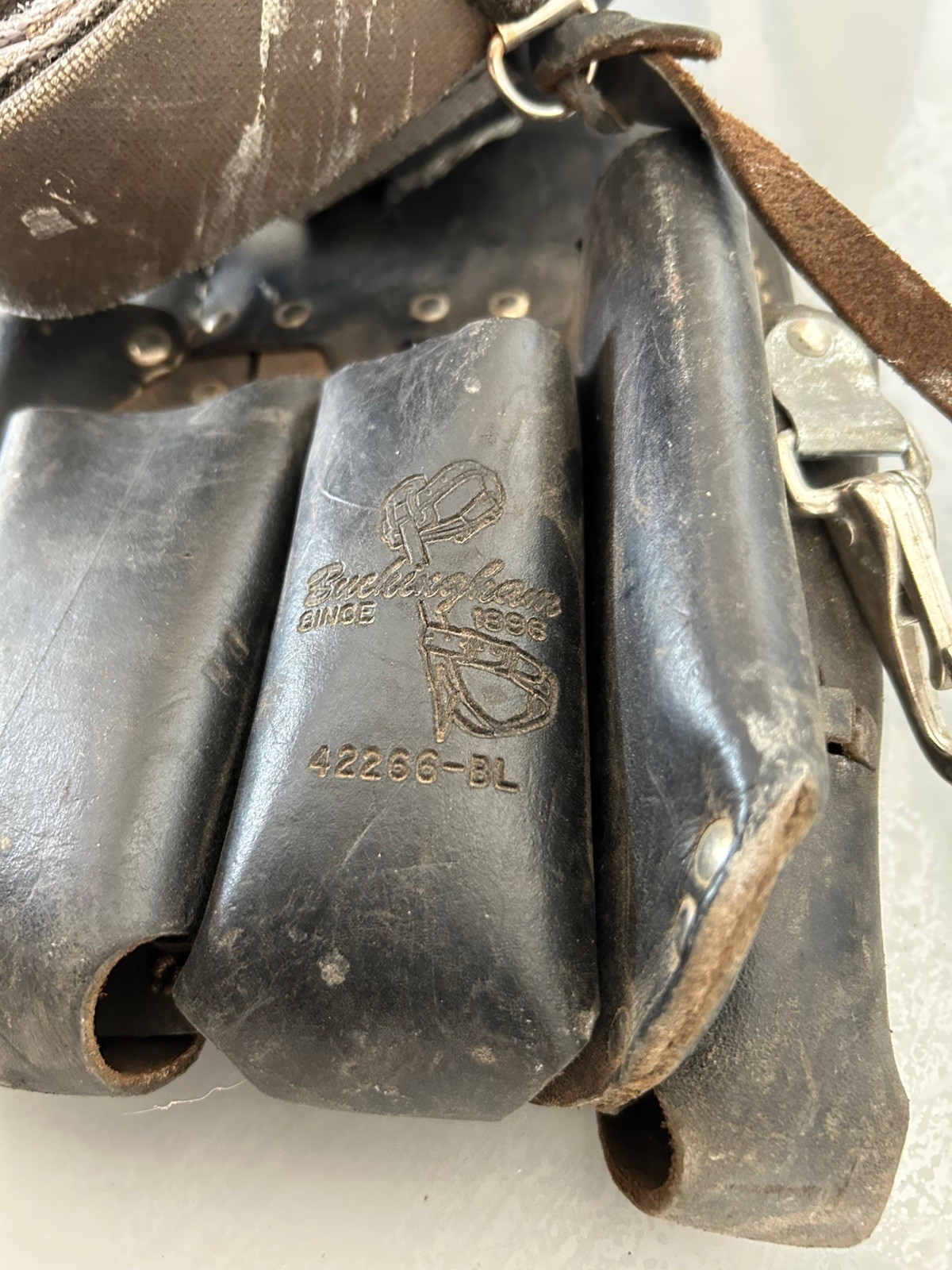 Buckingham Lightweight Lineman Belt 1993F & Tool pouch Size 21 | 5/2007