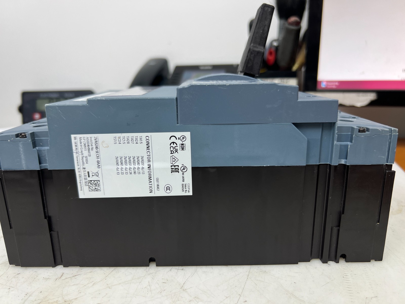 👀NEW SIEMENS 400 AMP CIRCUIT BREAKER 2P 600V 3VA5340-5EC61-0AA0 W/ 400 AMP TRIP