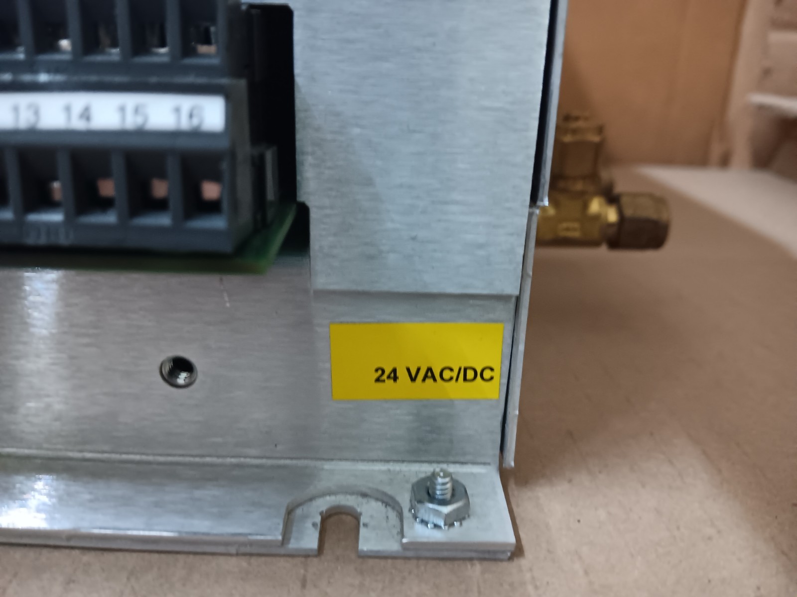 AIR MONITOR CORP MASS-TRON-II Mass Flow Transmitter 24 VAC/DC