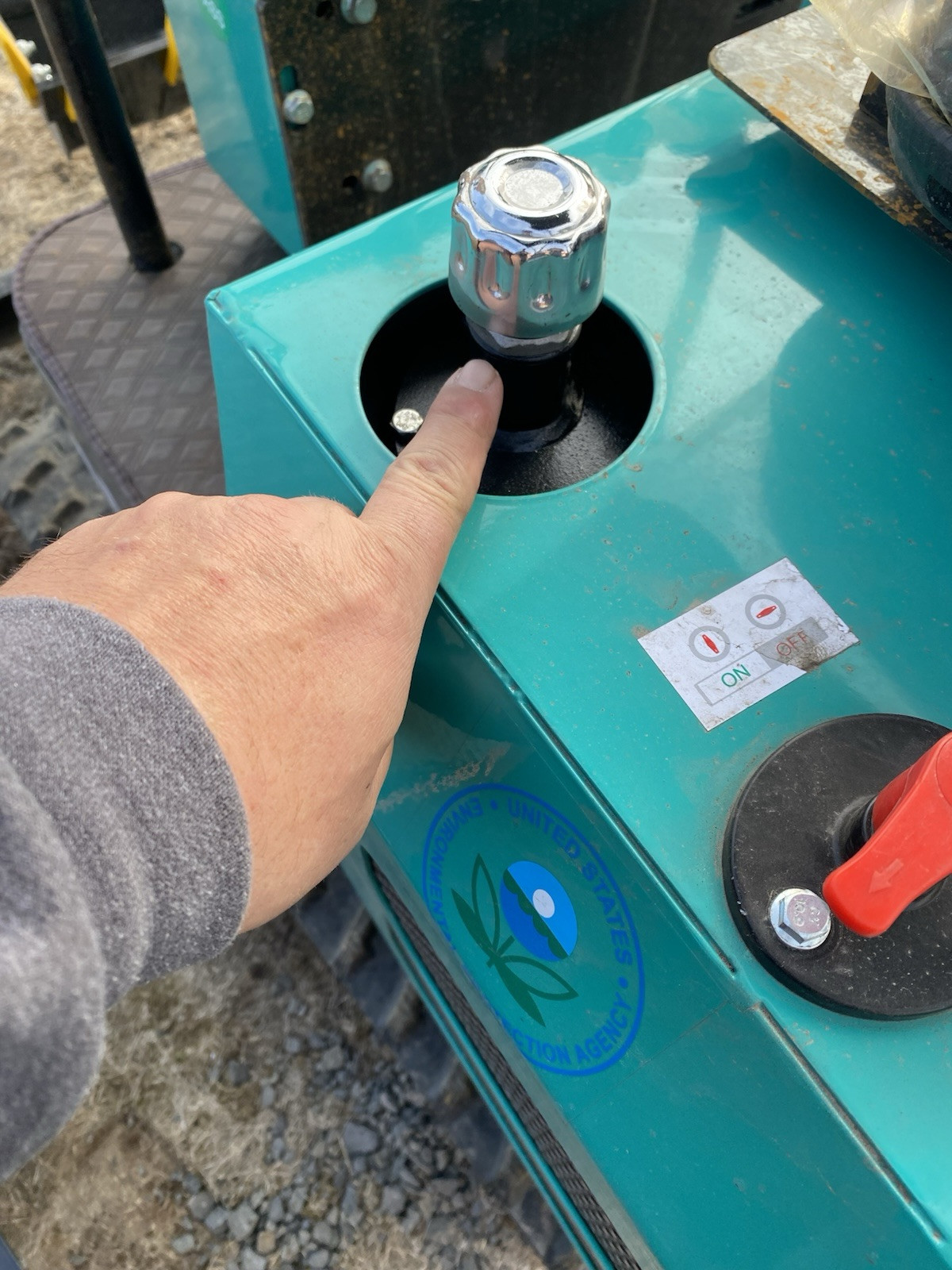 China Chinese Excavator Hydraulic Fluid Cap