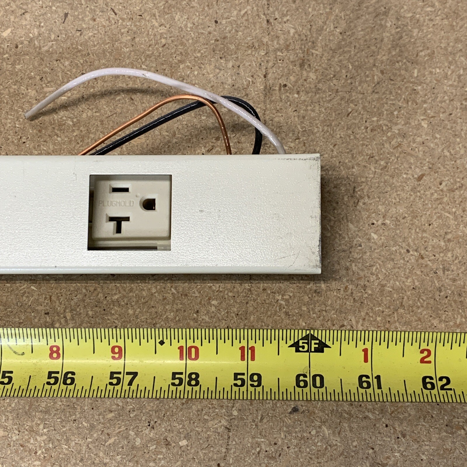 Lot of (3) Wiremold V24GB512 Steel 1-Circuit Multioutlet Power Outlet Strip 5ft