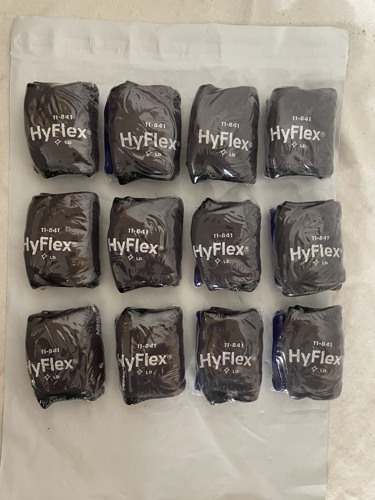 12 Pair Ansell HyFlex 11-841 Size 6 (Extra Small) Nitrile Foam Coated Gloves